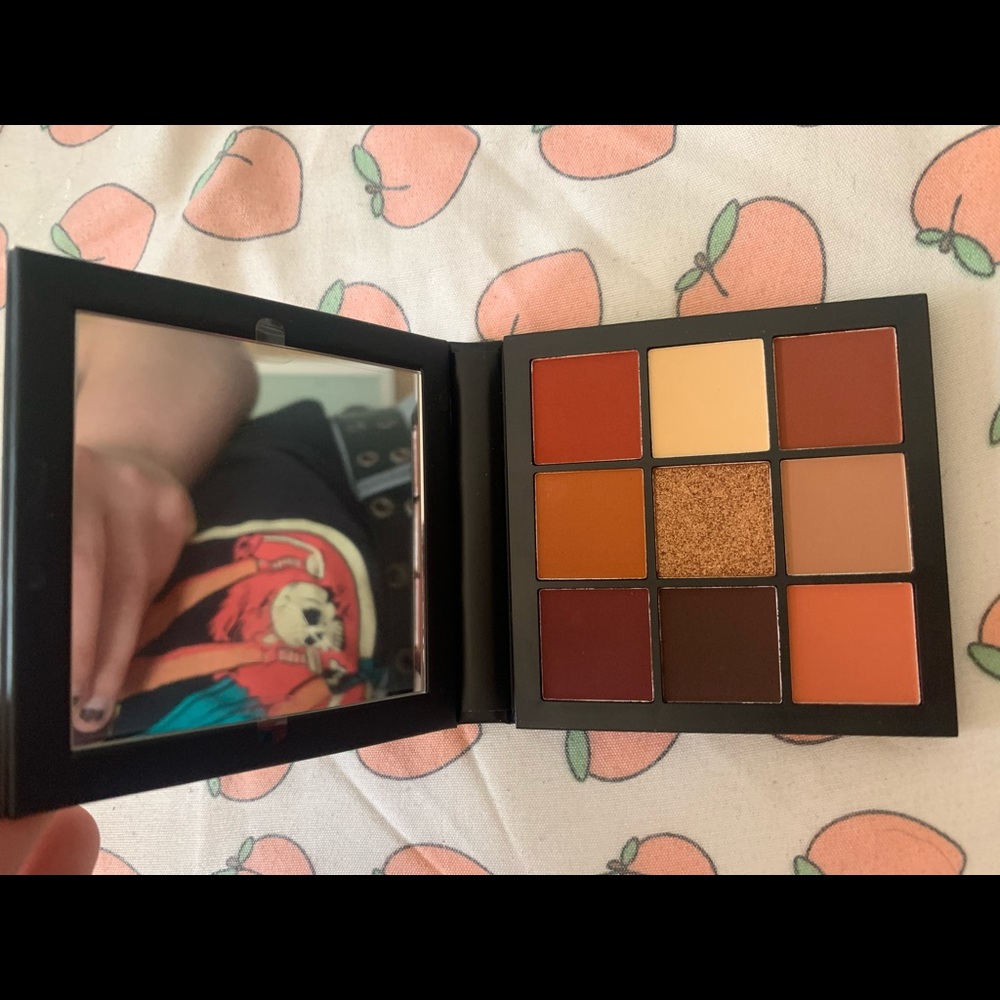 Makeup - Picture 2 of 4